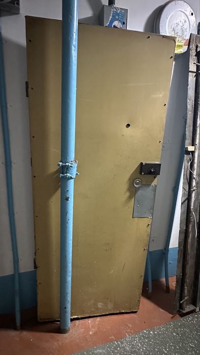 Продам двери входные самовывоз