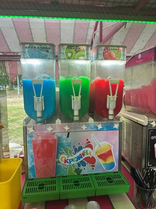 Количка за крем сладолед,скрежина,фреш и царевица на пара