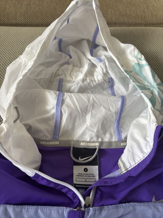 Дамски ветровки Nike и Asics