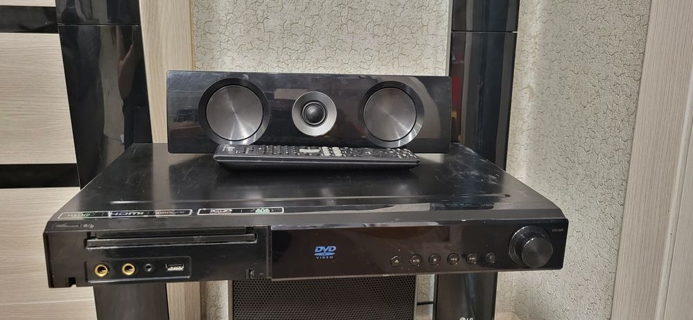Домашний кинотеатор LG