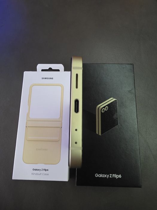 Samsung Z Flip 6 с гаранция