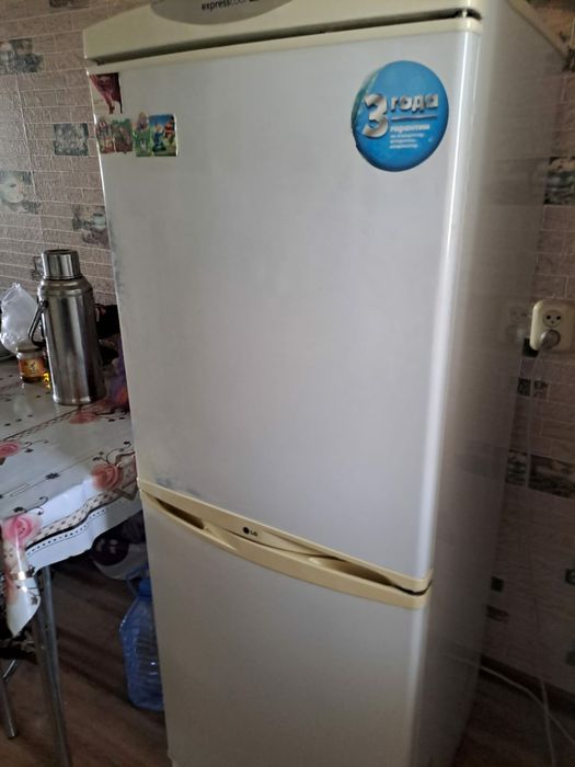 Холодильник IG продаётся