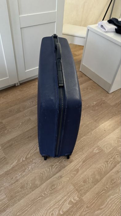 Продам два чемодана большой samsonite