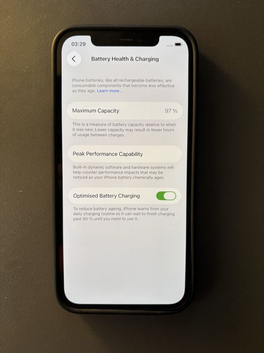 Iphone 12 negru.