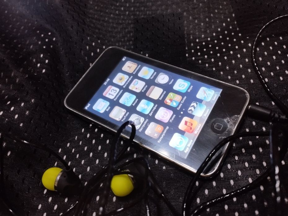 Assalom alekum Ipod One Touch 8Gb Sotiladi