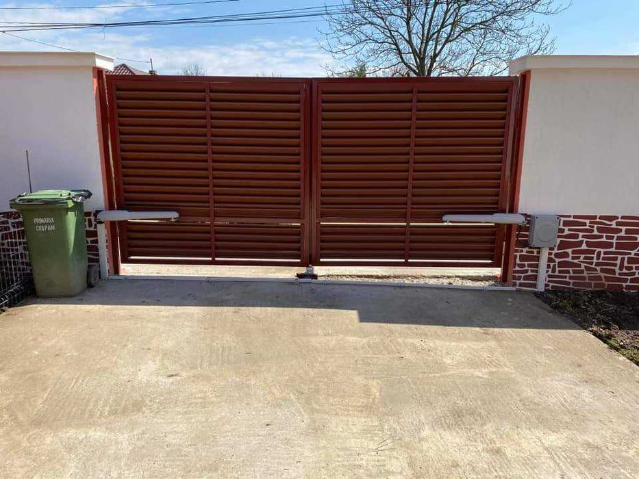 Garduri si porti din panouri stil jaluzele si alte modele disponibile
