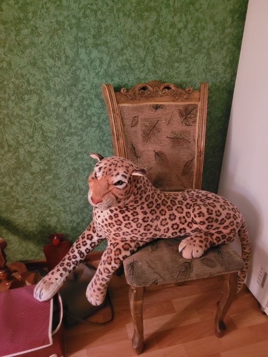 Продам большого тигра игрушка