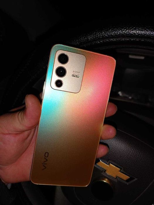 Vivo v23  holati ideal, xotira 8/128 kor-dok full xammasi bor