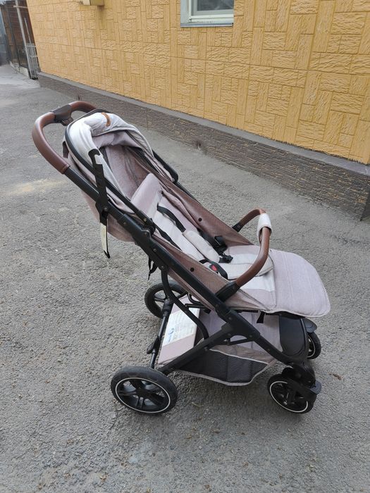 Продам детскую коляску