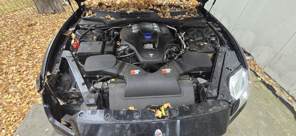 Vand Maserati quattroporte S ușor avariat