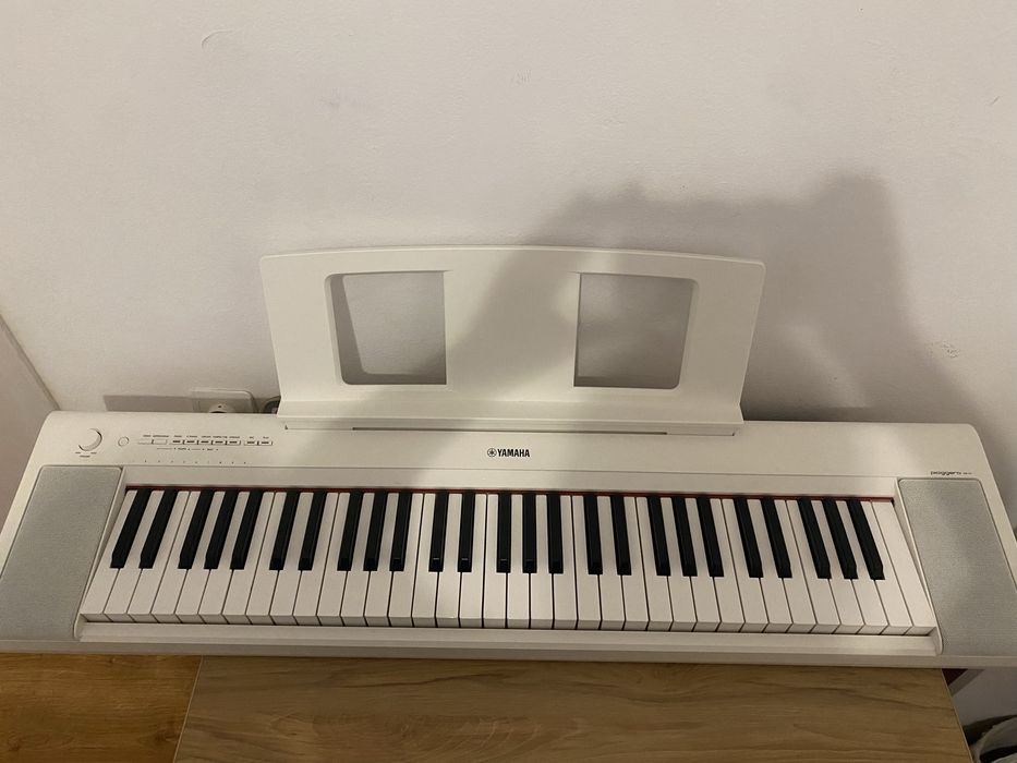 Pianina  Yamaha Alb