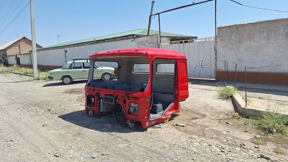 Shakman F3000 Kabina