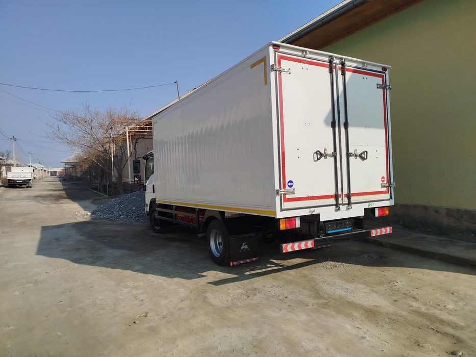 Isuzu 2010 yil avtobusdan terilgan