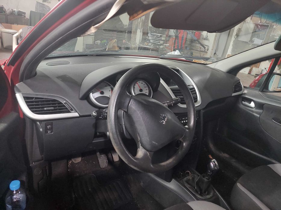 Peugeot 207 1,6 HDI Пежо 207 на части!
Май 2010, Хечбек