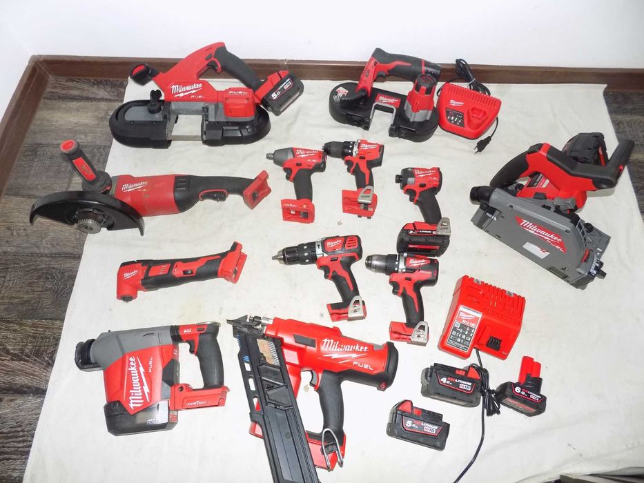Fierastrau cu banda 12/18V Milwaukee M 18 FFN