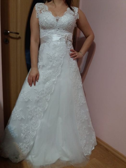 Rochie mireasa marimea 36/38 culoare alba