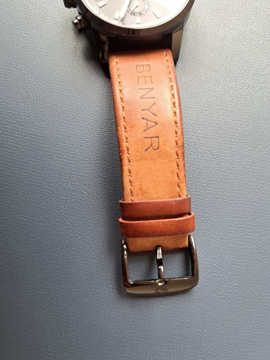 Мъжки часовник Benyar с кожена каишка