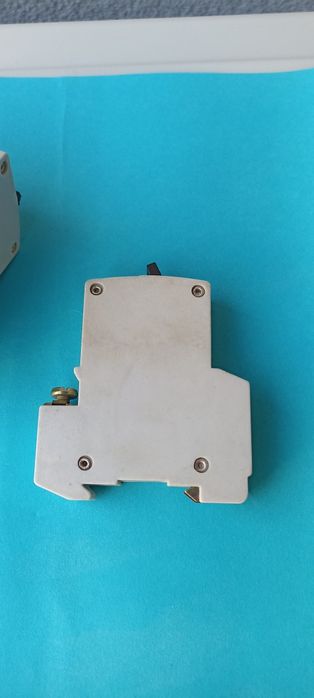 Автоматични прекъсвачи FLACH - 6 бр. за 20 лв.