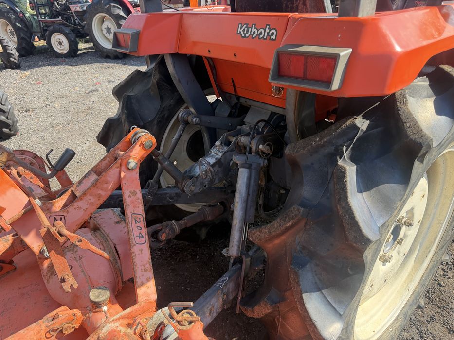 Tractoras tractor japonez kubota gt5