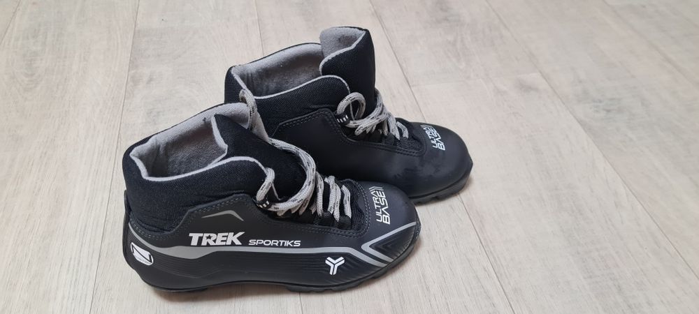 Ботинки лыжные 35р