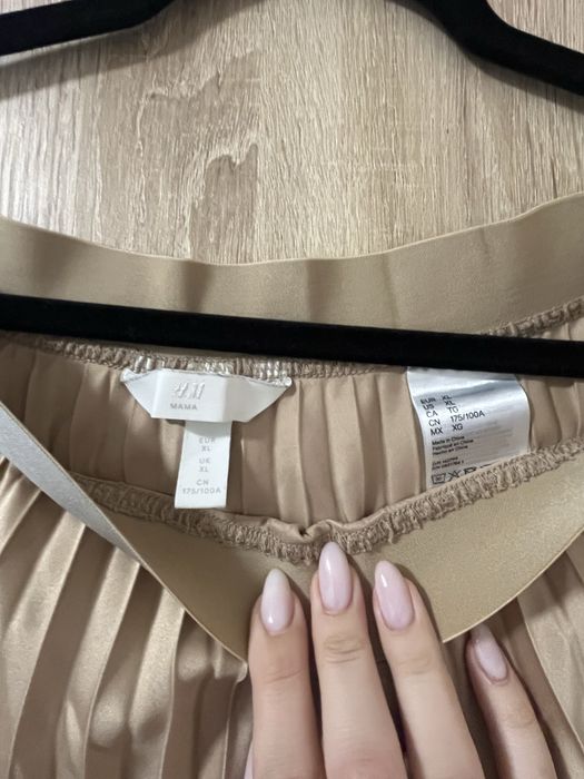 Дамски поли различни модели и цветове