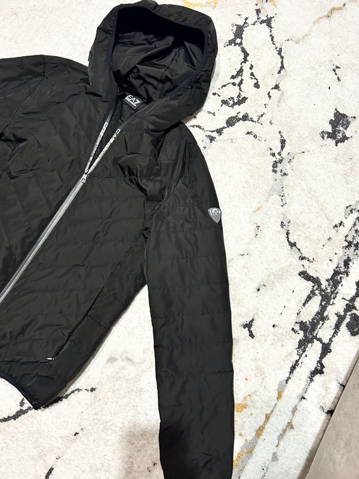 Vand geaca EA7 neagra