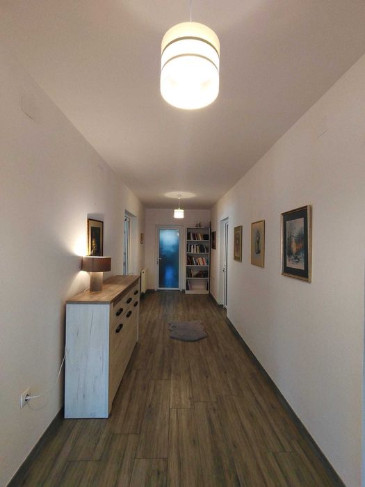 Vând casă P+E, 266 m2 util