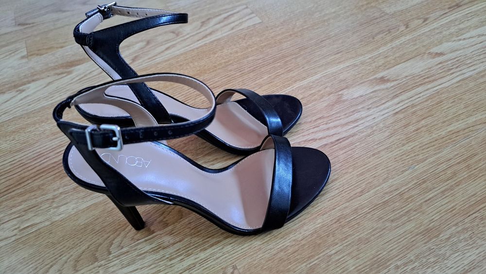 Новые 39 размер босоножки