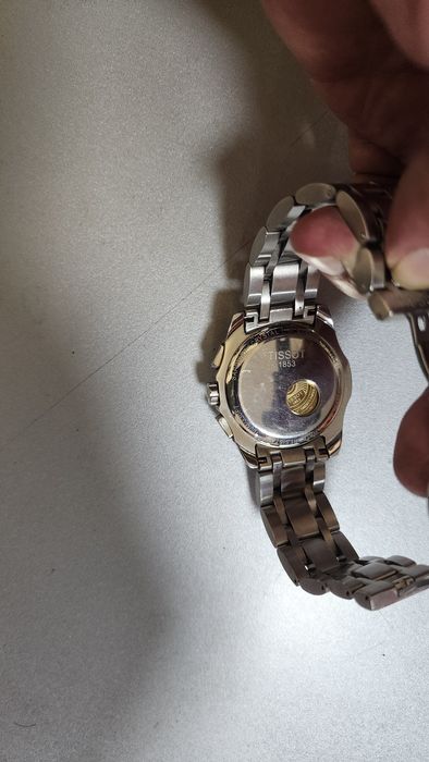 Продам швейцарские механические часы TISSOT