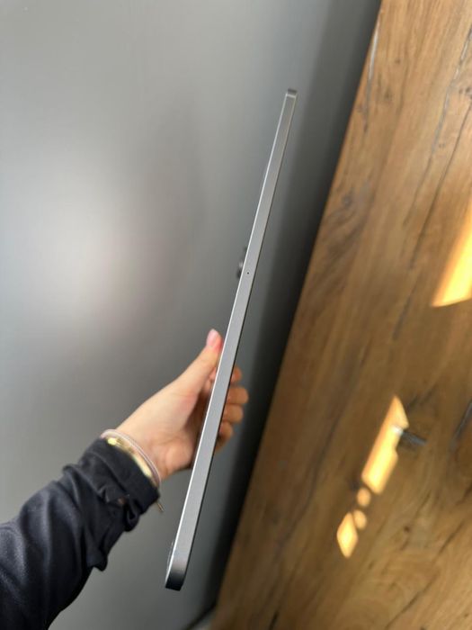 IPad pro 12.9-inch 128GB (6th Generation)