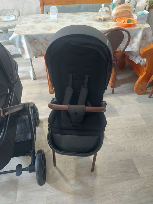 Продам коляску 3 в1