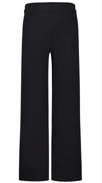 Чисто нов комплект на българския бранд Collection Ka Bo