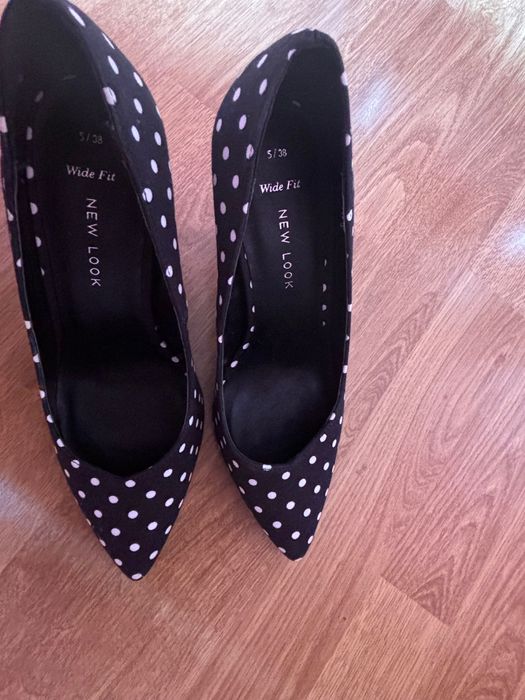 Черни Токчета на точки 38 номер