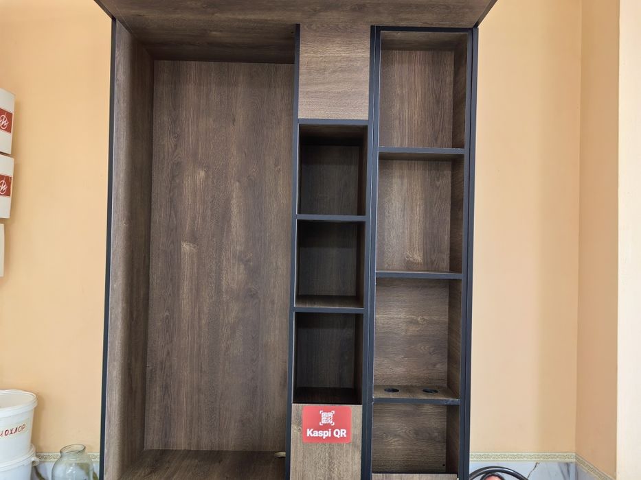 Продам кофейный шкаф