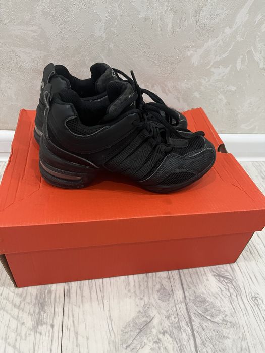 Продам джазовки для танцев…,.