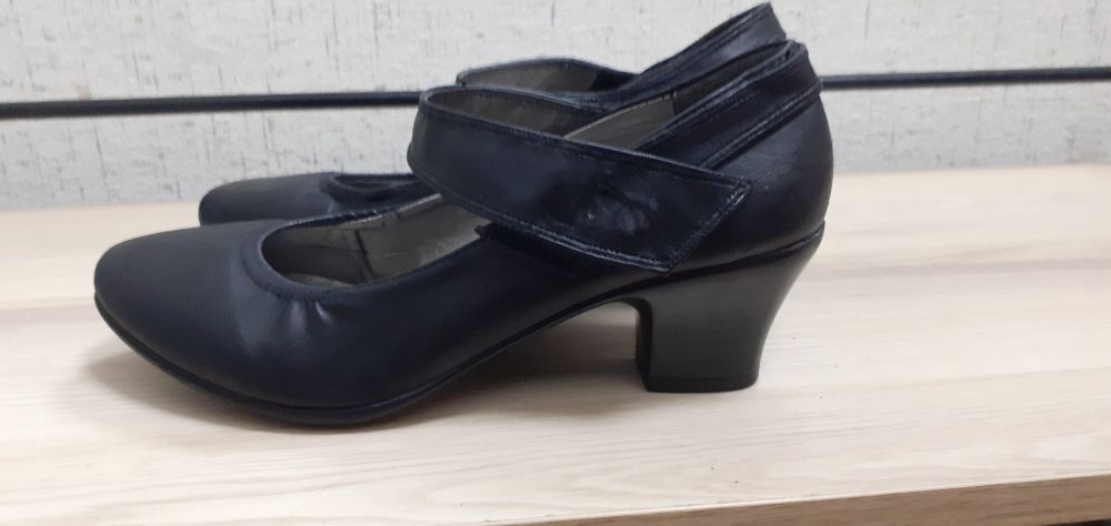 Продам туфли новый