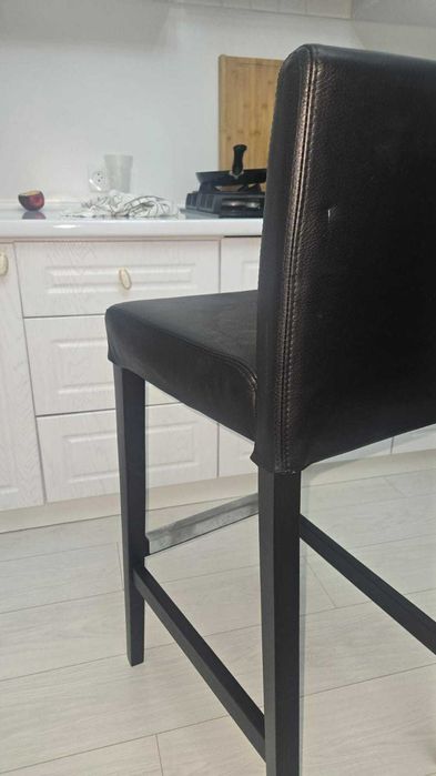 Продам кожаные стулья барные ИКЕА