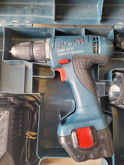 Винтоверт и Лампа -  Bosch - Комплект