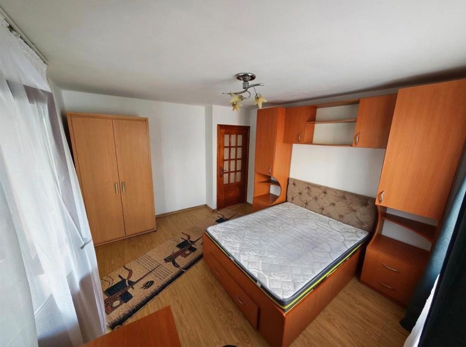 Inchiriez apartament 2 camere - Zona Tiberiu Crudu - Capat la unu - Mobilat si utilat