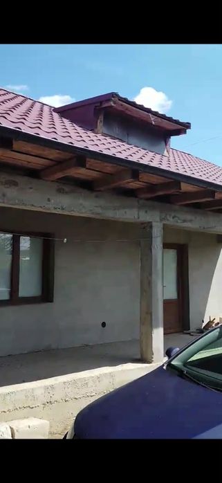 Vind casă la țară