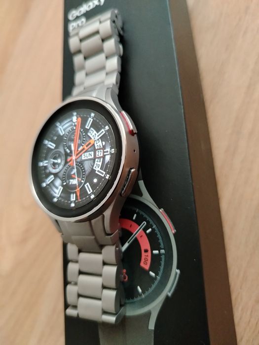 Часовник Samsung Galaxy watch 5 pro