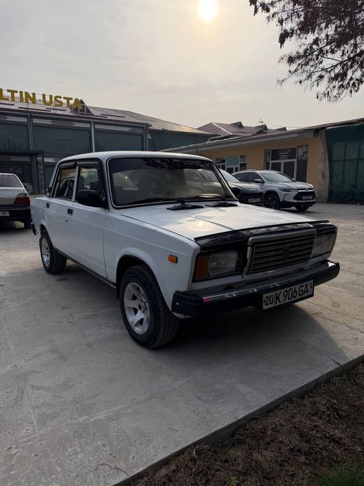 JIGULI 2107 srochna sotiladi