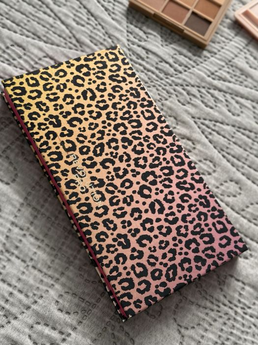 Палитри сенки и хайлайтър