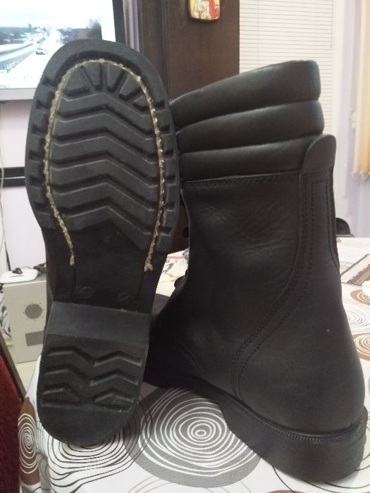 Обувки за лов и риболов,естествена кожа, подметката е шита и лепена