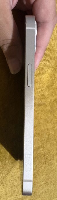 Продавам Iphone 13 128 GB