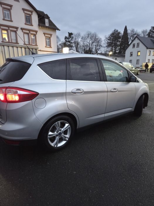 mașina merge foarte bine și ieste bine întreținută