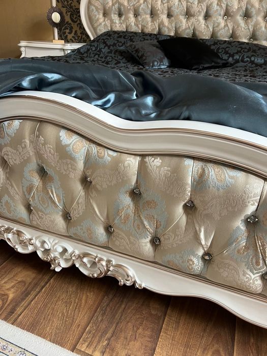 Спальный гарнитур из дерева