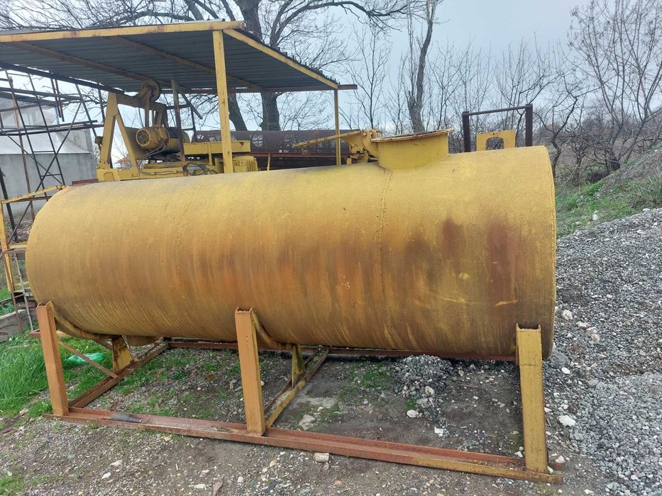 Метална цистерна дебелостенна