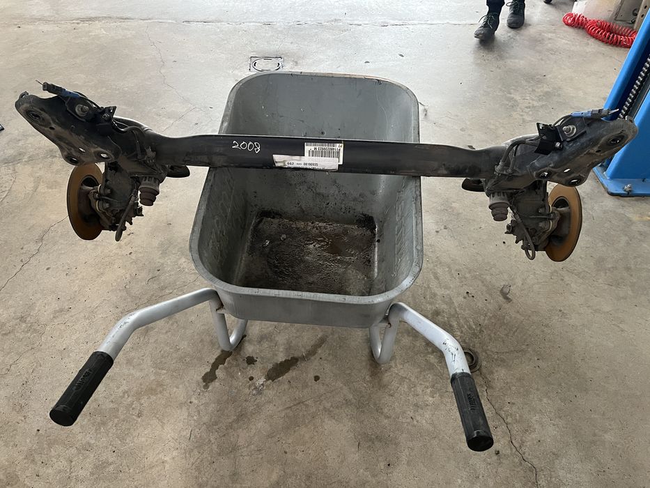 Пежо 208 peugeot 2008 заден мост пружини амортисьори кормилна рейка