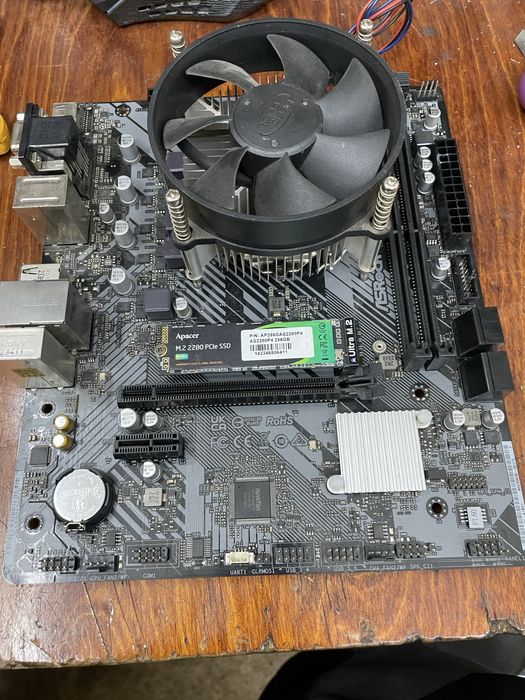 Материнская плата LGA1200